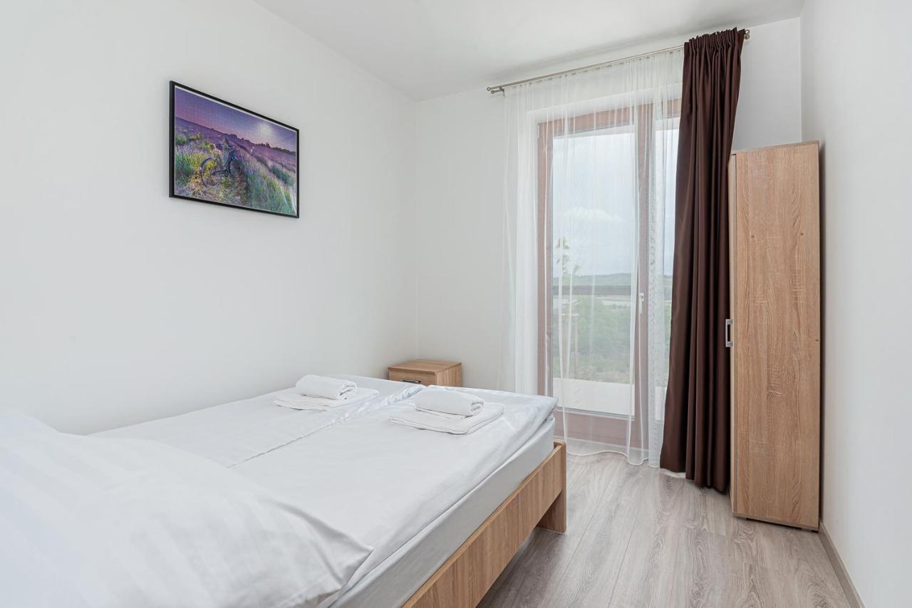 Herics Apartman Тихань Экстерьер фото